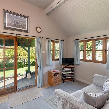 Beautiful Cottage With Stunning Views In Box Box  Buitenkant foto