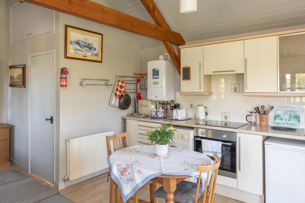 Beautiful Cottage With Stunning Views In Box Box  Buitenkant foto
