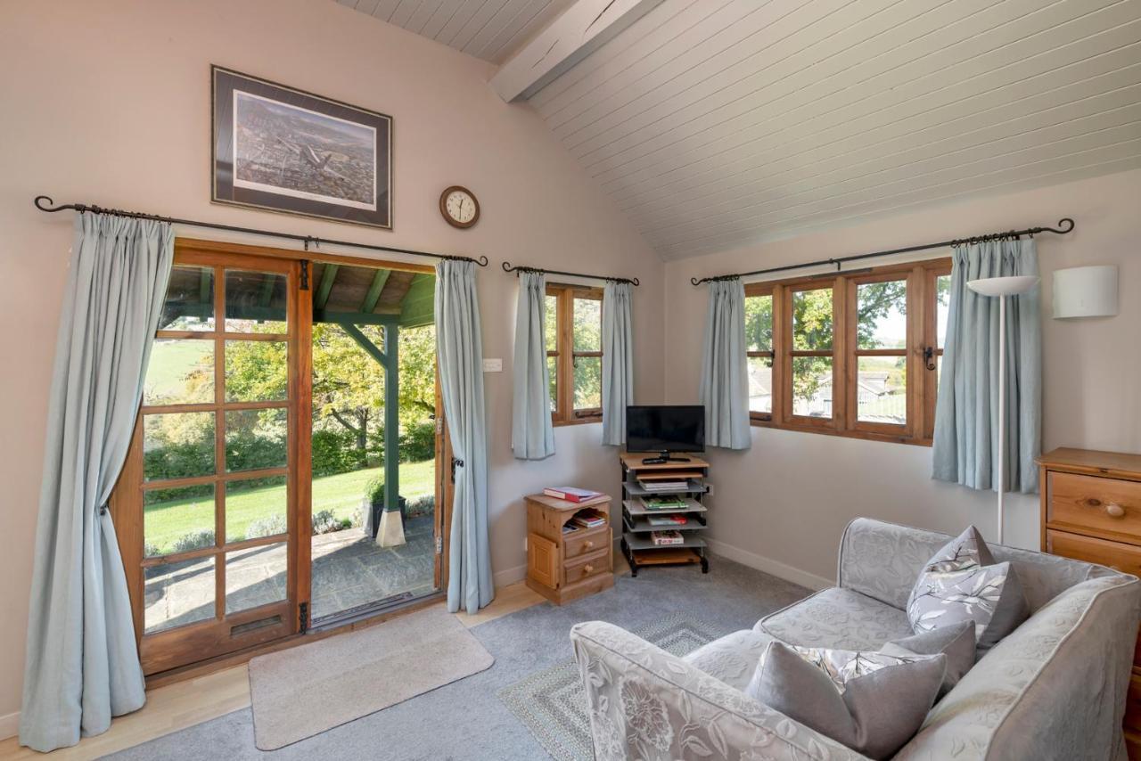 Beautiful Cottage With Stunning Views In Box Box  Buitenkant foto
