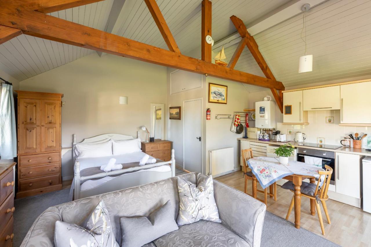 Beautiful Cottage With Stunning Views In Box Box  Buitenkant foto