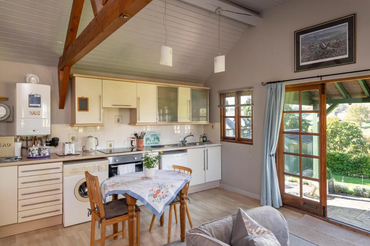 Beautiful Cottage With Stunning Views In Box Box  Buitenkant foto